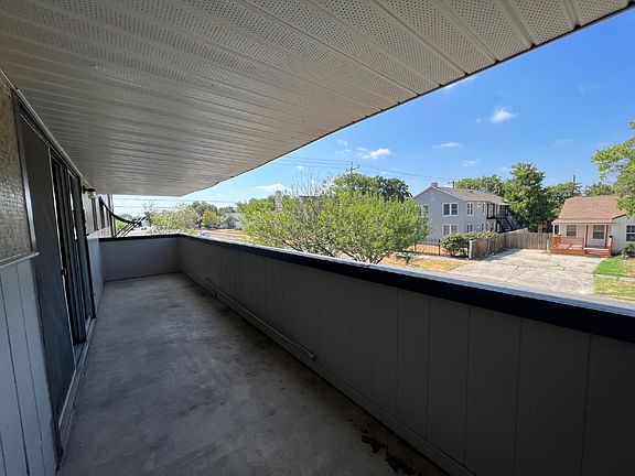 5th image of 1803 W Gramercy Pl APT 2C