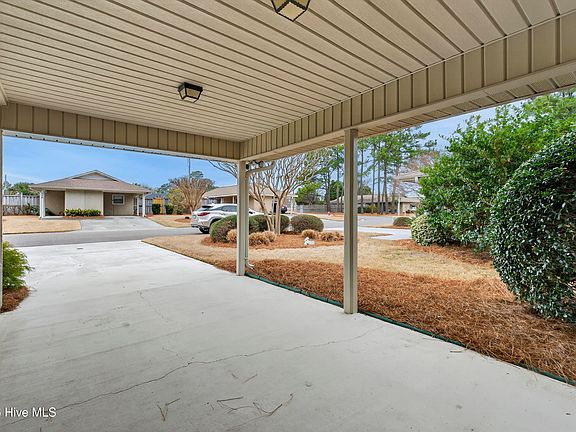 3rd image of 317 Halyard Court