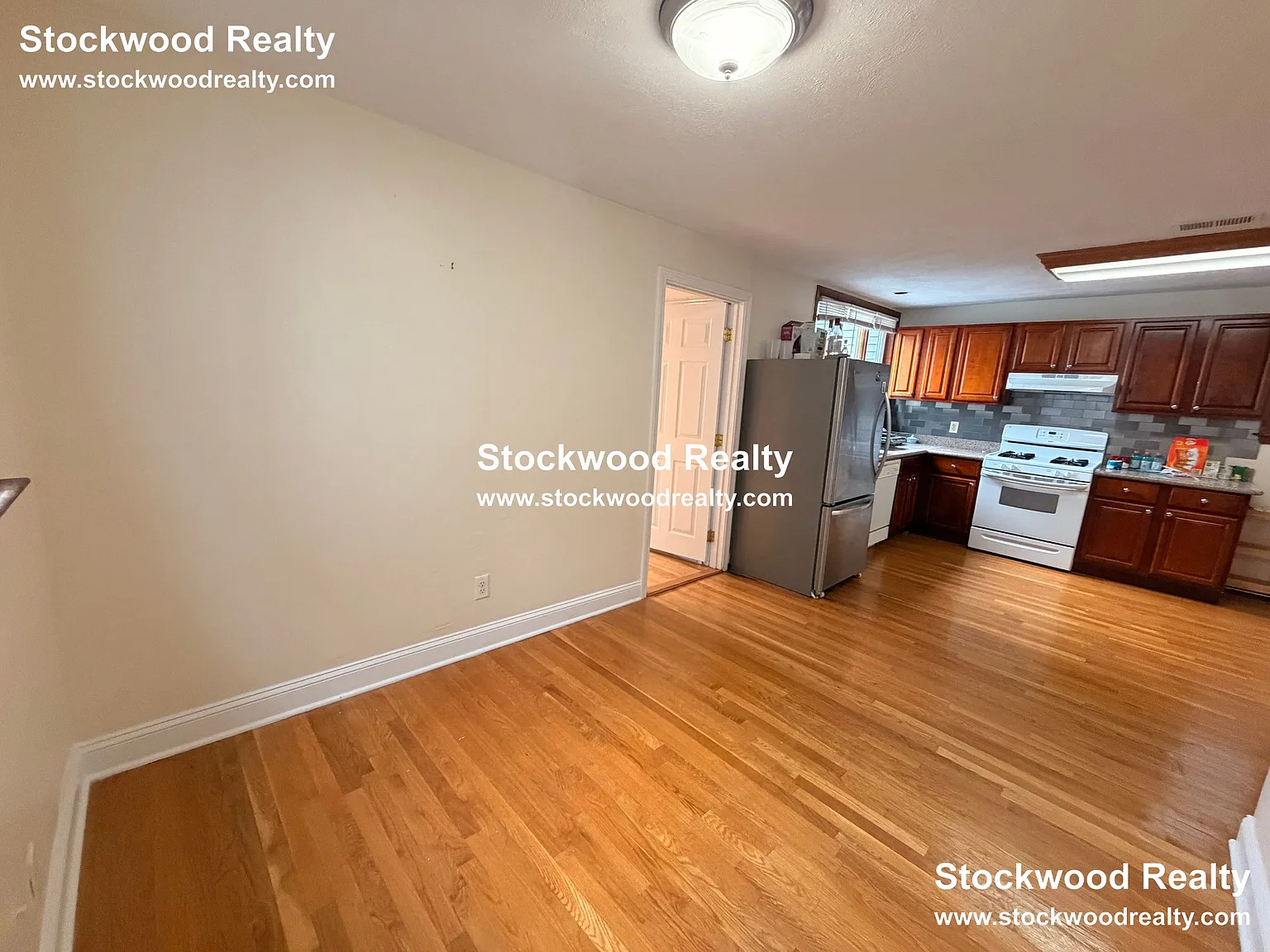 3 bed, 1.0 bath, $4,200 — Photo 3