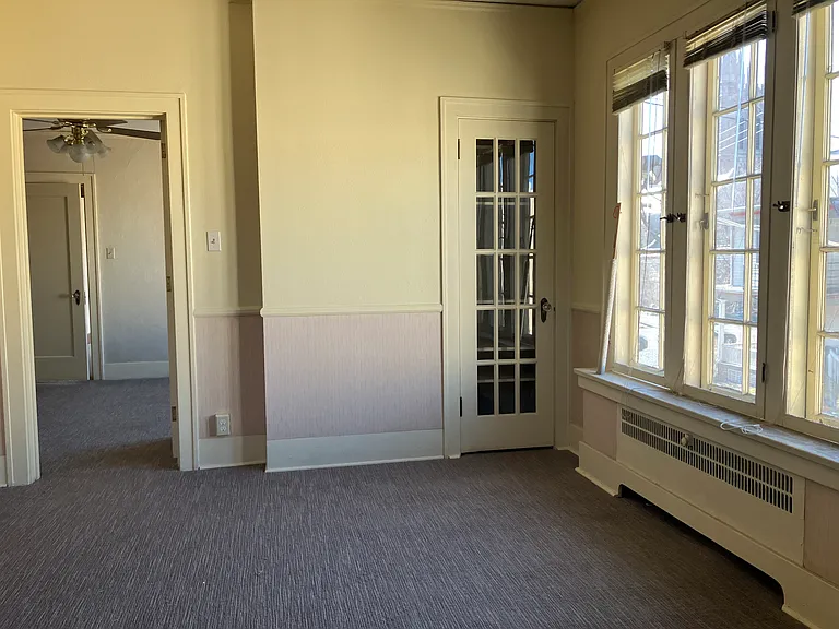 Dinig room, facing west. Approx 200 sf.
