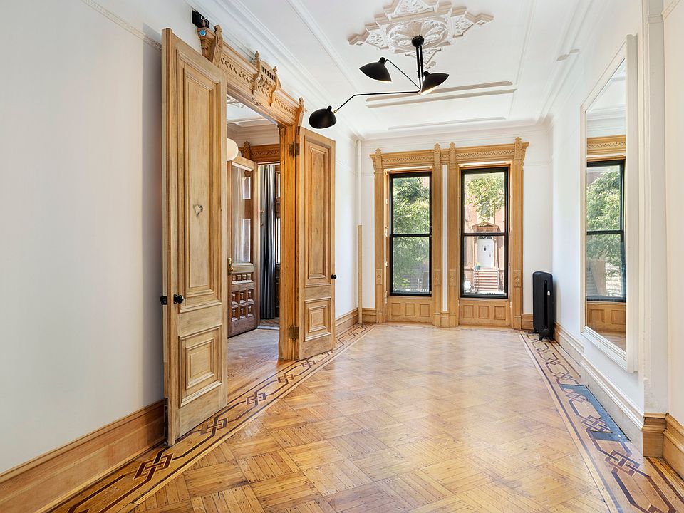 1st image of 406 Putnam Ave #2