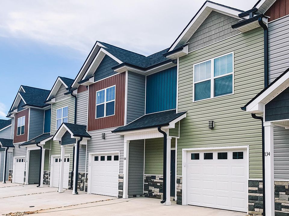 1st image of 121 Marbella Cir