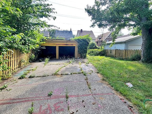 3rd image of 1848 Stanwood Rd