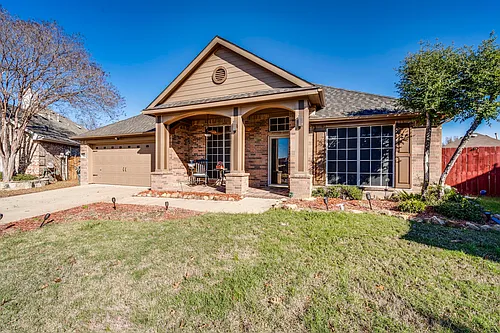 1108 Meandering Dr Photo 1