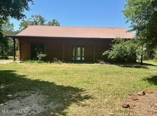 65 Quitman Perry Rd, Carriere, MS 39426
