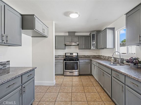 3rd image of 330 E 101st St
