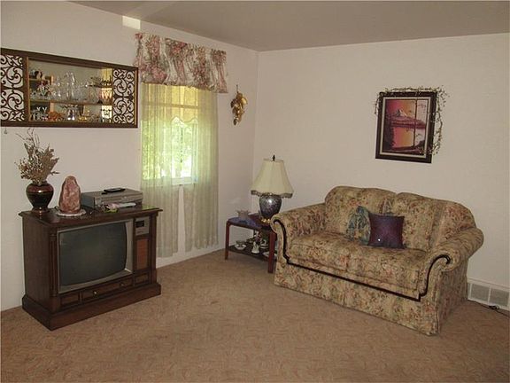 5th image of 139 D Whitestown Vlg