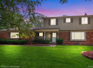 38087 Connaught Dr, Northville, MI 48167