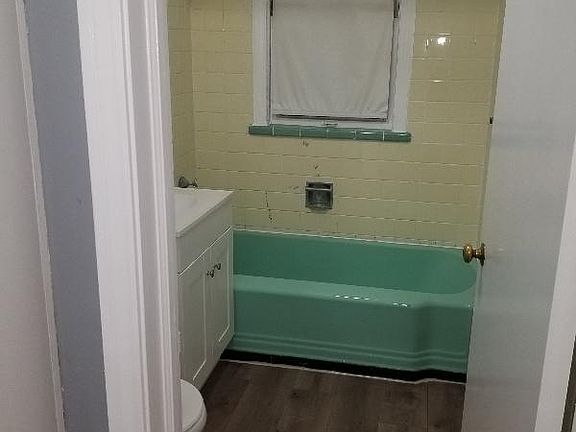 5th image of 6527 N Richmond St