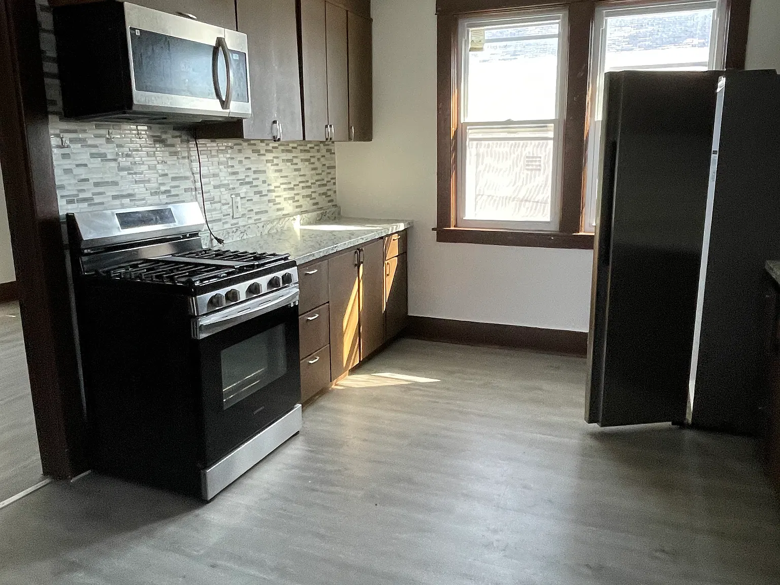 3 bed, 1100 sqft, $1,500 — Photo 1