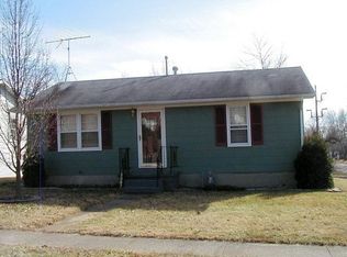 1007 W Sycamore St, Carmi, IL 62821