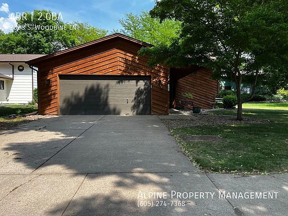 2nd image of 2308 S Woodbine Ln