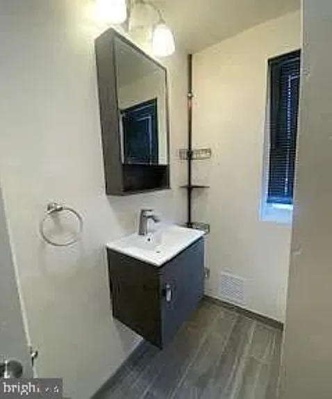 25 Laurel Ave — Photo 8