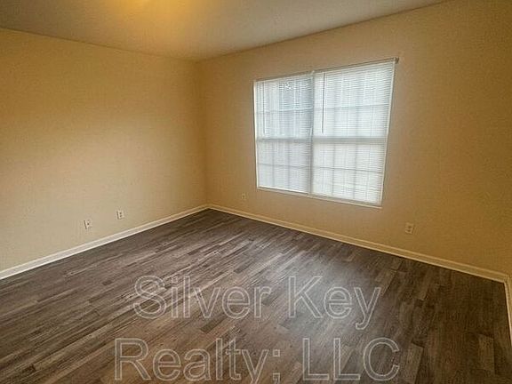 3rd image of 220 Willow Creek Dr Unit 2