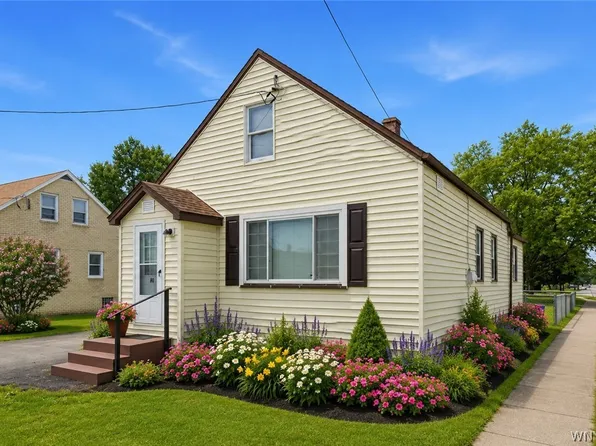80 Helen St, Cheektowaga, NY 14206