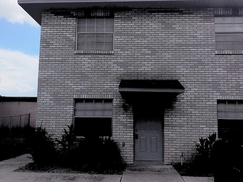 Front of bldg. Bottom left, Apt A