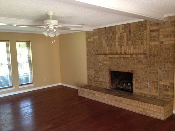 2nd image of 306 Shoreview Dr