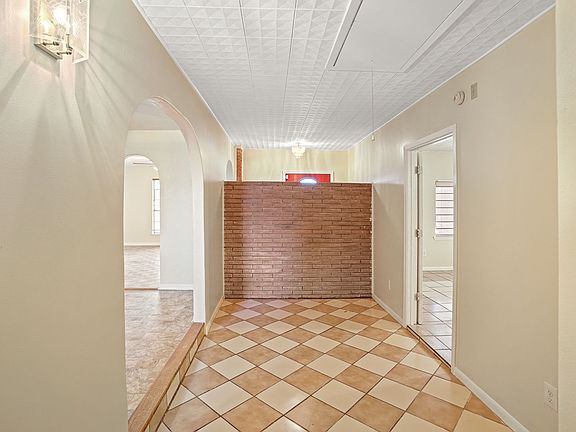 3rd image of 5802 Limerick Dr