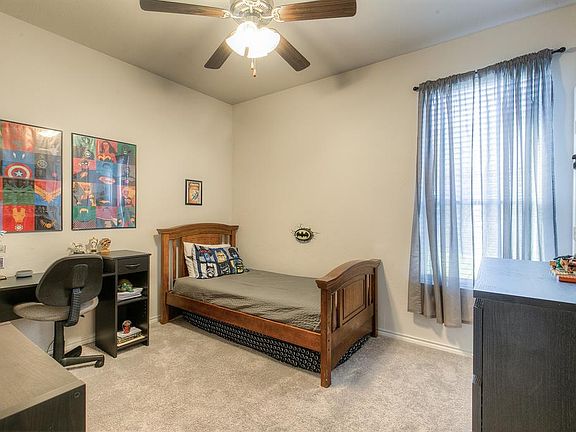 5th image of 1811 Creekwood Dr