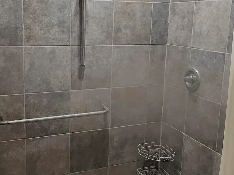 210 Kathryn St — Photo 5