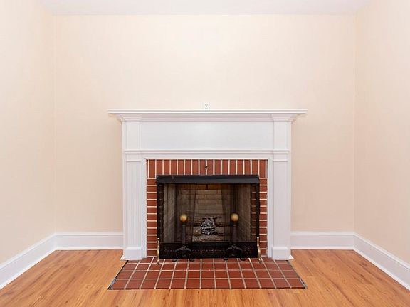 3rd image of 316 Burke St