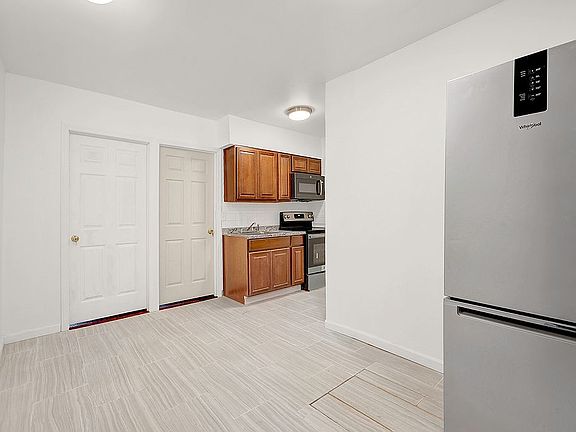 4th image of 1062 E 105th St