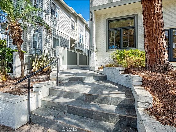 3rd image of 716 S Broadway Ave #1