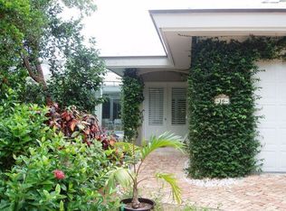 16 S Bridge Ln, Key Largo, FL 33037