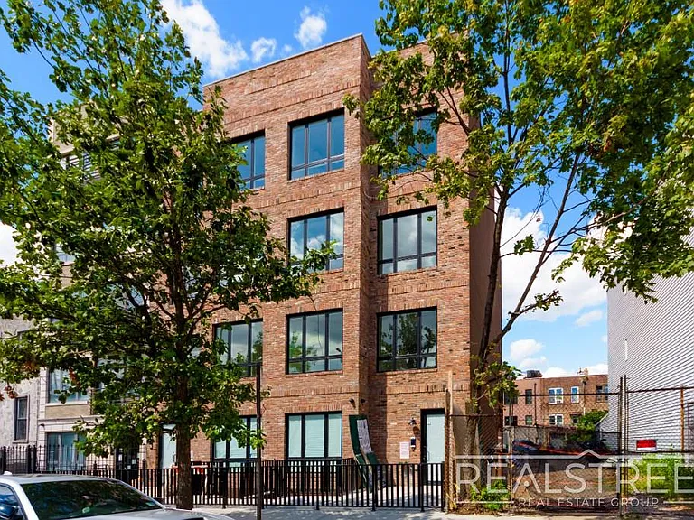 341 Herkimer St #4F — Photo 10
