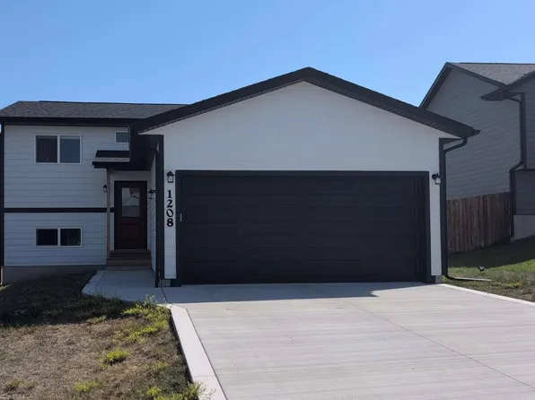 1208 Kenai Dr, Box Elder, SD