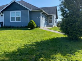 442 4th St, Blaine, WA 98230