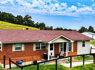 29 Left Fork Beartrack Rd, Beattyville, KY 41311