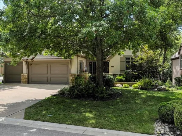 4209 W 114th St, Leawood, KS 66211