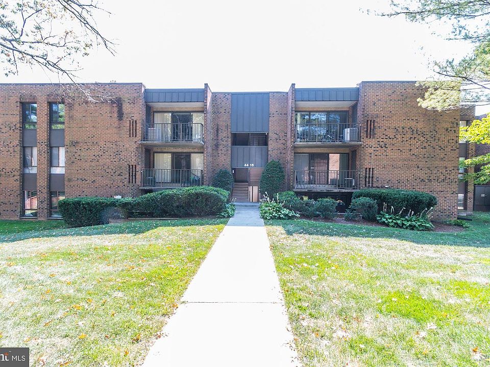 1st image of 4416 Island Pl APT 104