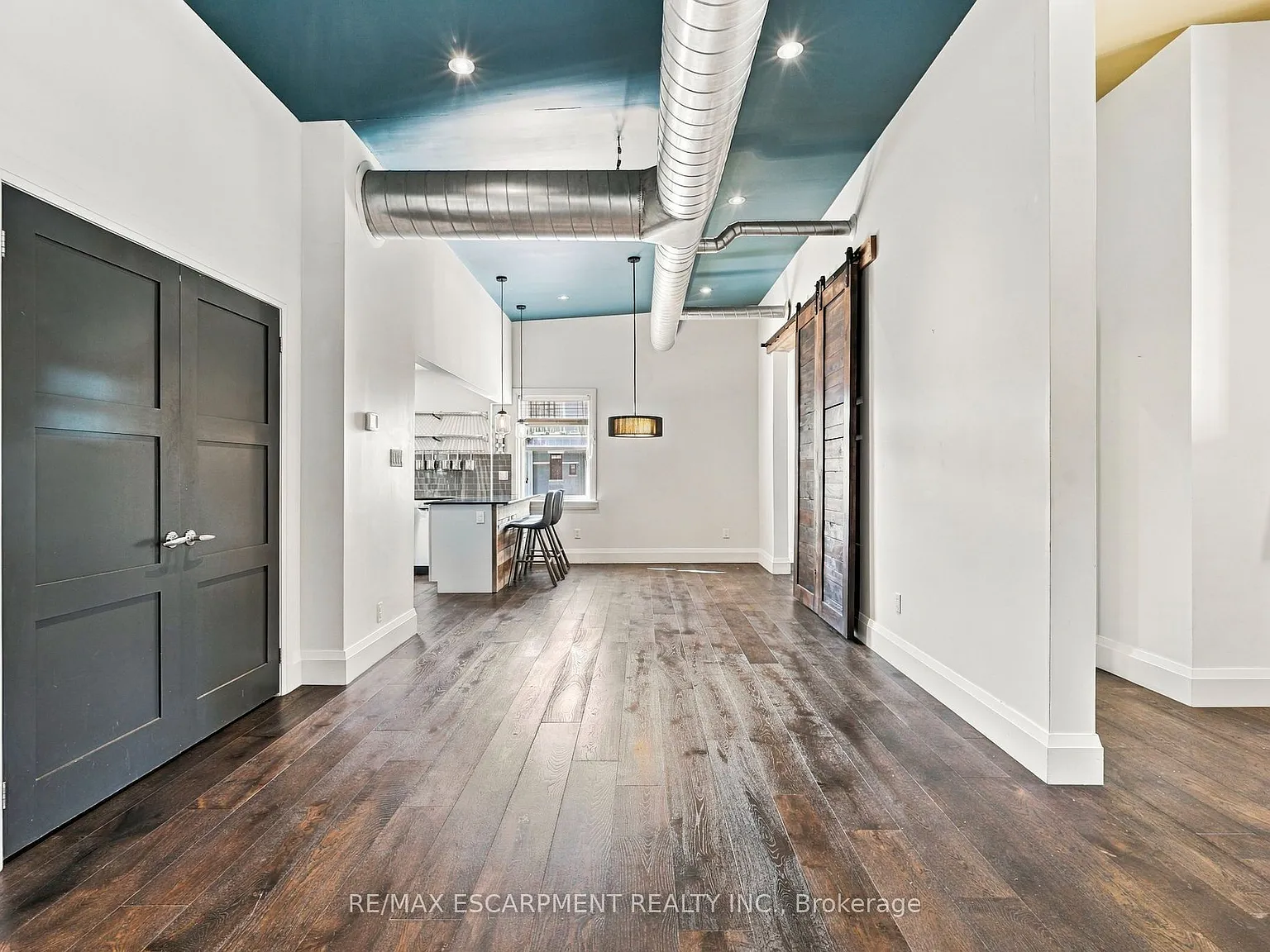 4 bed, $4,000 — Photo 4