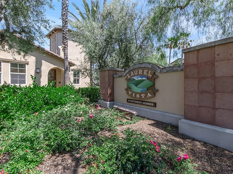 Laurel Vista Apartment Homes — Photo 18