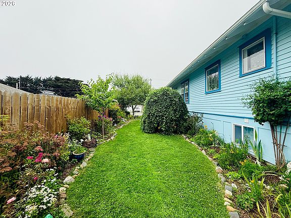 3rd image of 830 Division St SE