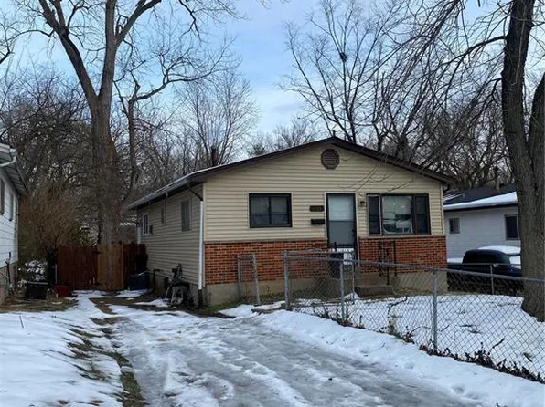 10352 Baron Dr, Saint Louis, MO 63136