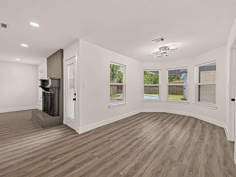 10011 Pine Pass Dr — Photo 6