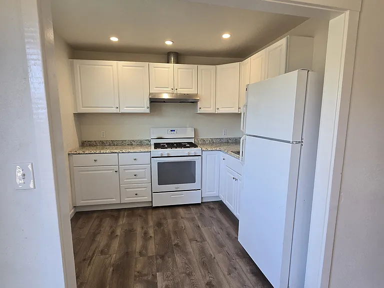 714 Washington St #A — Photo 5