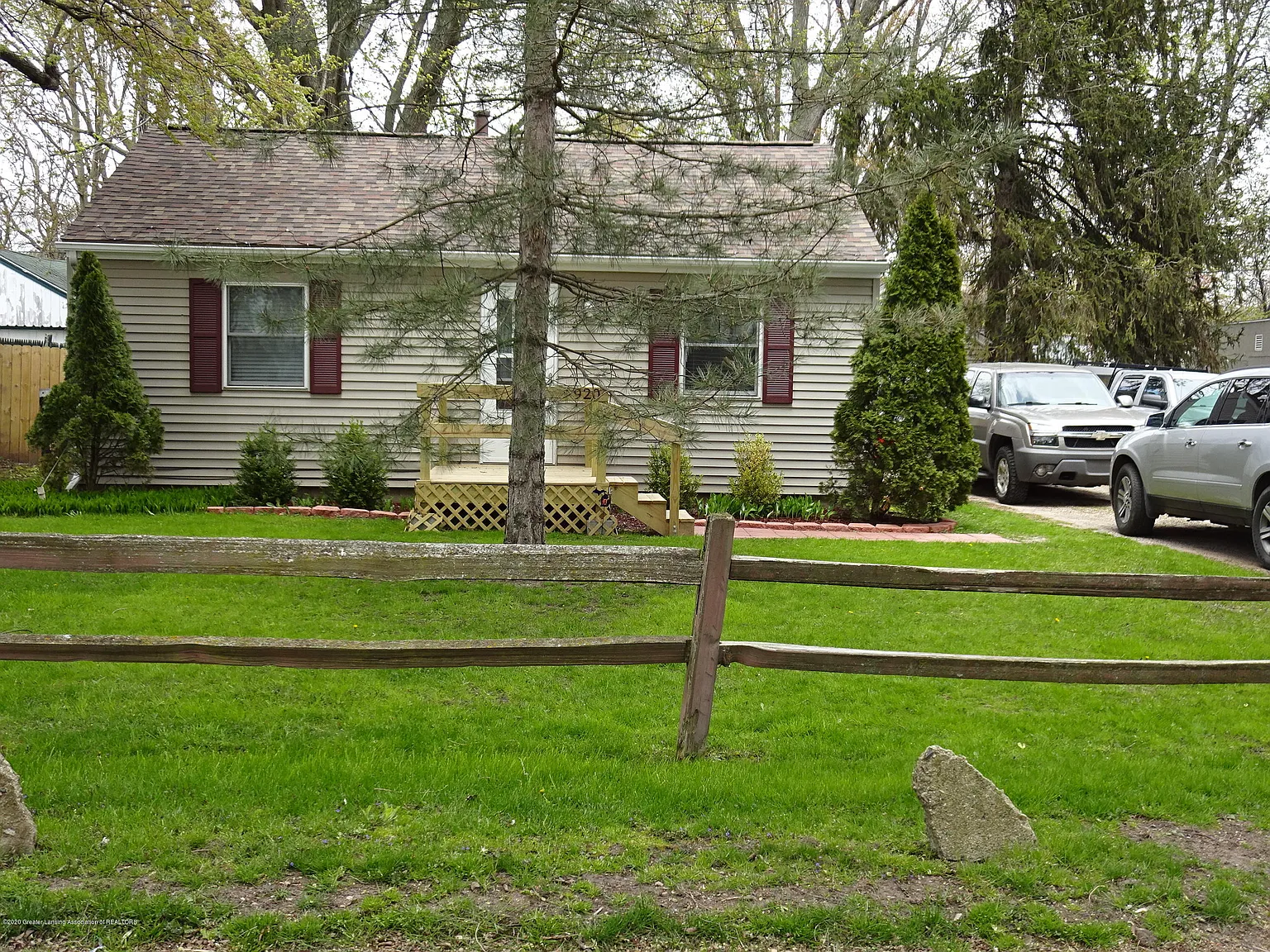 920 Loa St photo 1