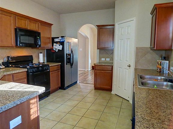 5th image of 3406 Oaklawn Place Dr