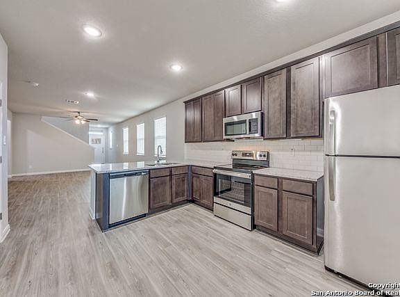 3rd image of 231 Joseph Cir