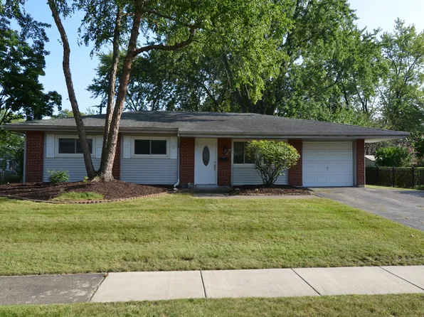 695 W Berkley Ln, Hoffman Estates, IL 60169