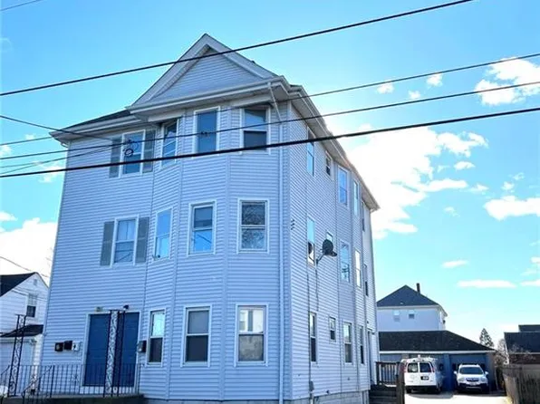 169 Hughes Ave, Pawtucket, RI 02861