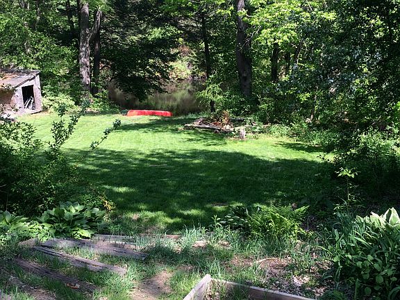 yard backs to warren pond