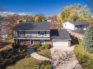 1020 62nd Pl, Downers Grove, IL 60516