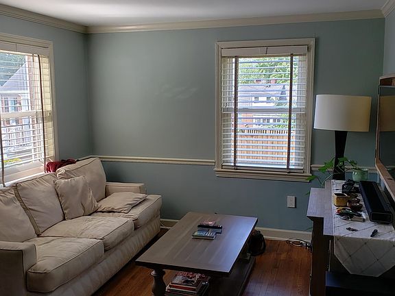 5th image of 2317 N Evergreen St