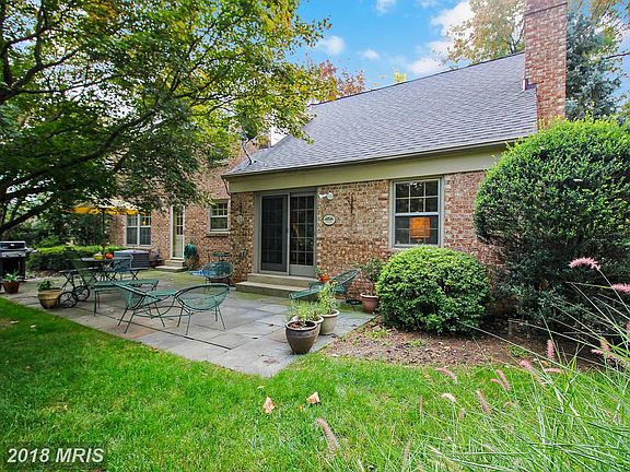 3rd image of 1223 Fallsmead Way