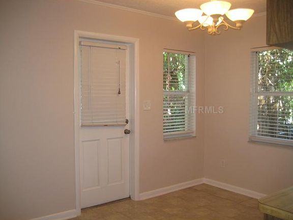 5th image of 401 N Corona Ave